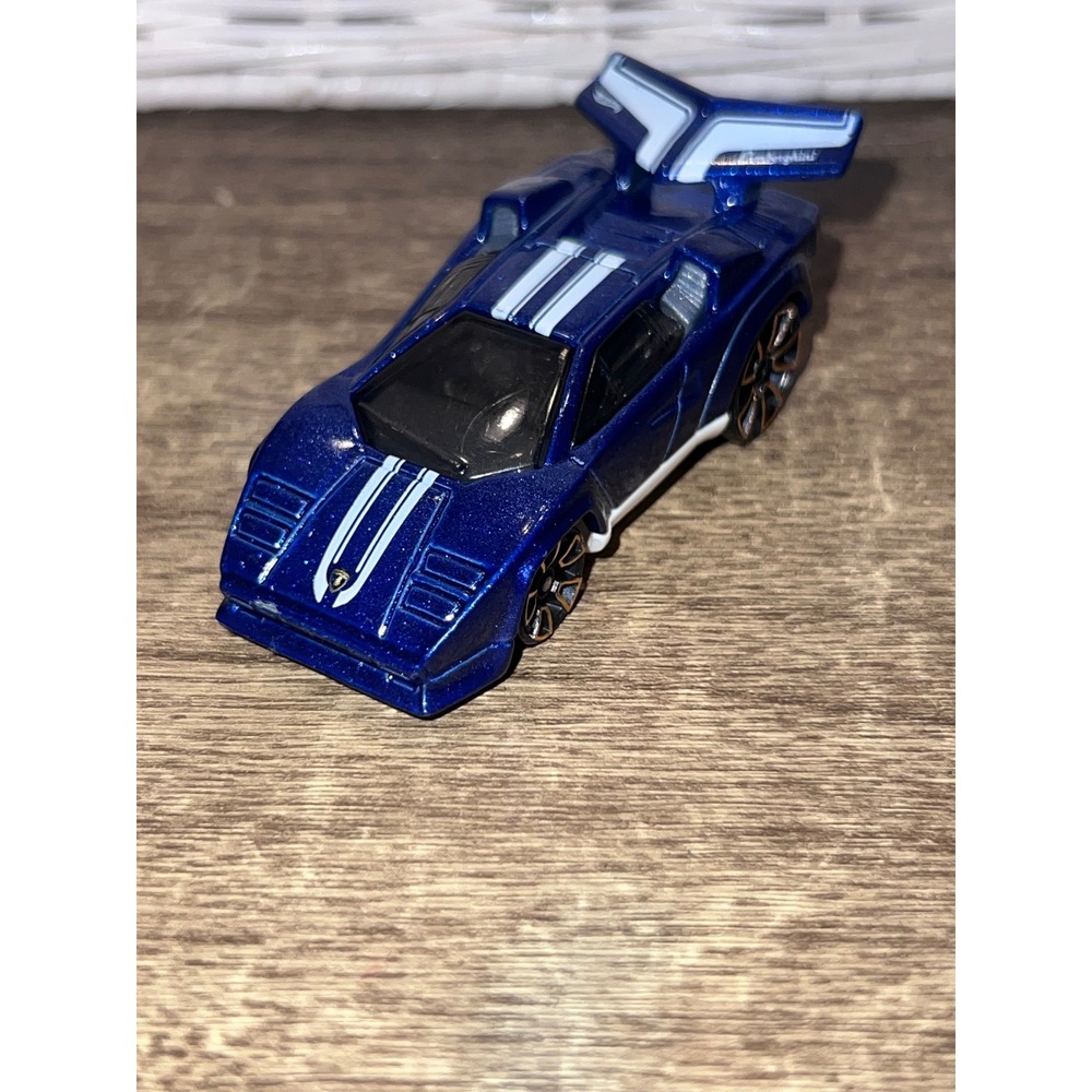 Hot Wheels Tooned Lamborghini Countach Blue W‎ White 2018 Diecast Loose EUC
